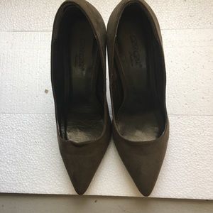 Beautiful Olive green suede shoes